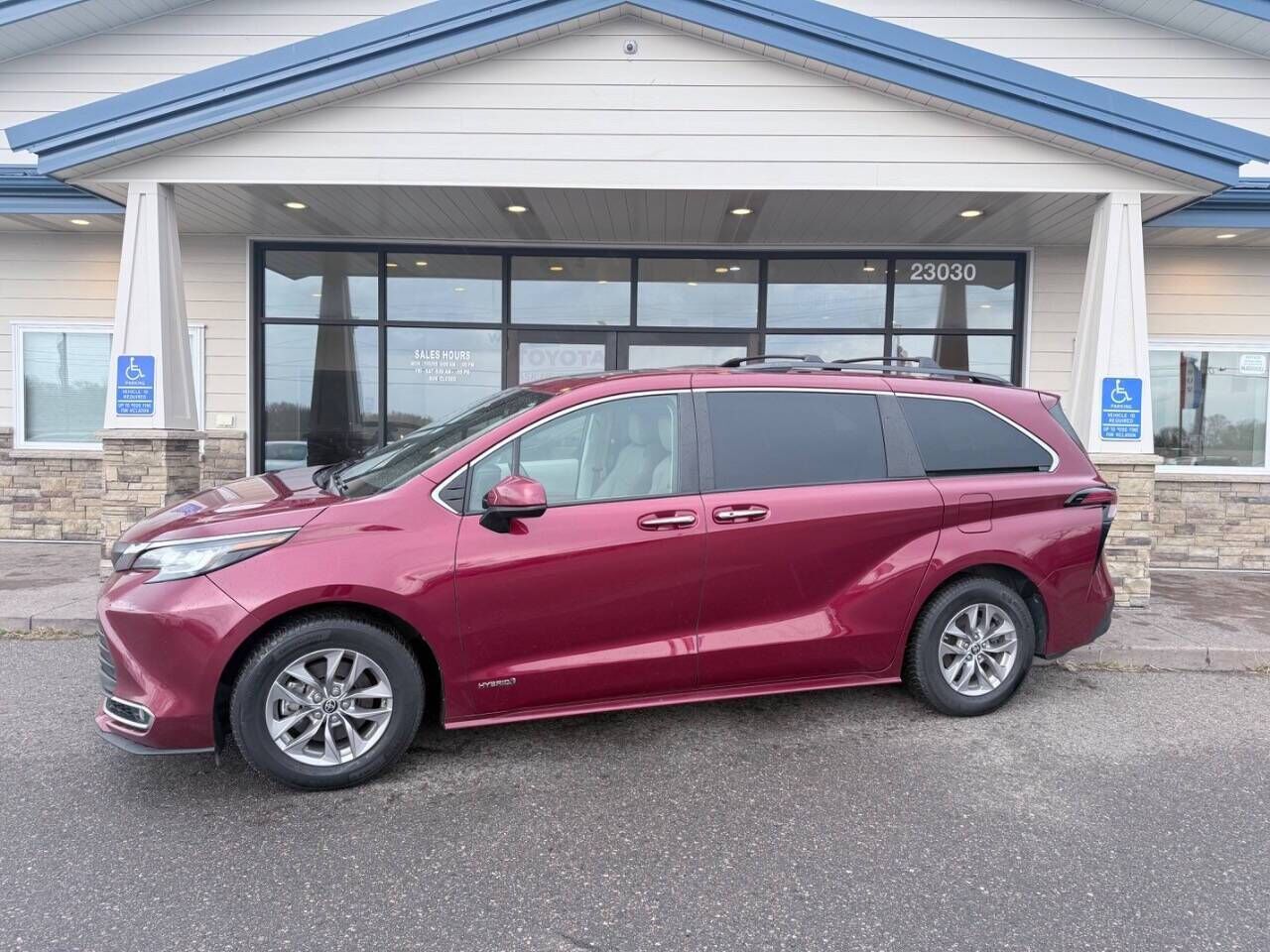 2021 TOYOTA Sienna