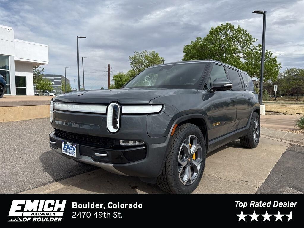 2024 RIVIAN R1S