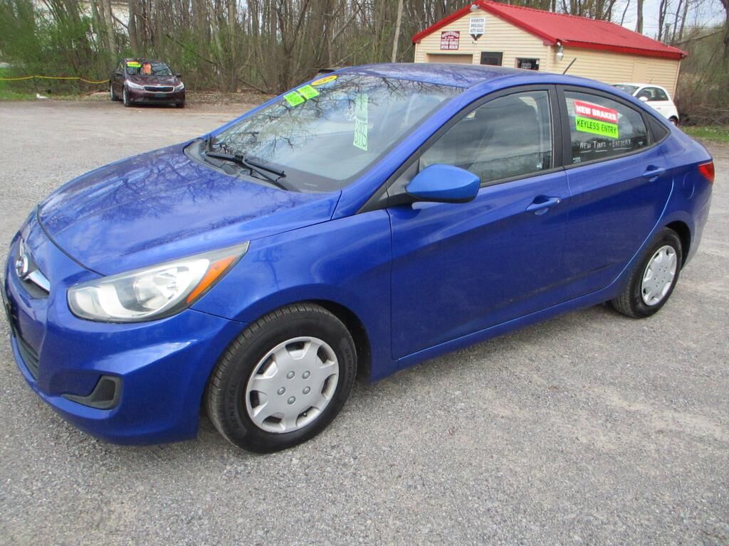 2013 HYUNDAI Accent