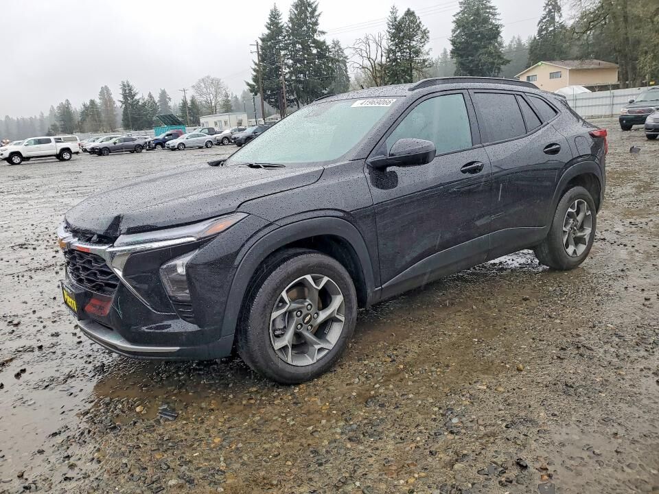 2025 CHEVROLET Trax