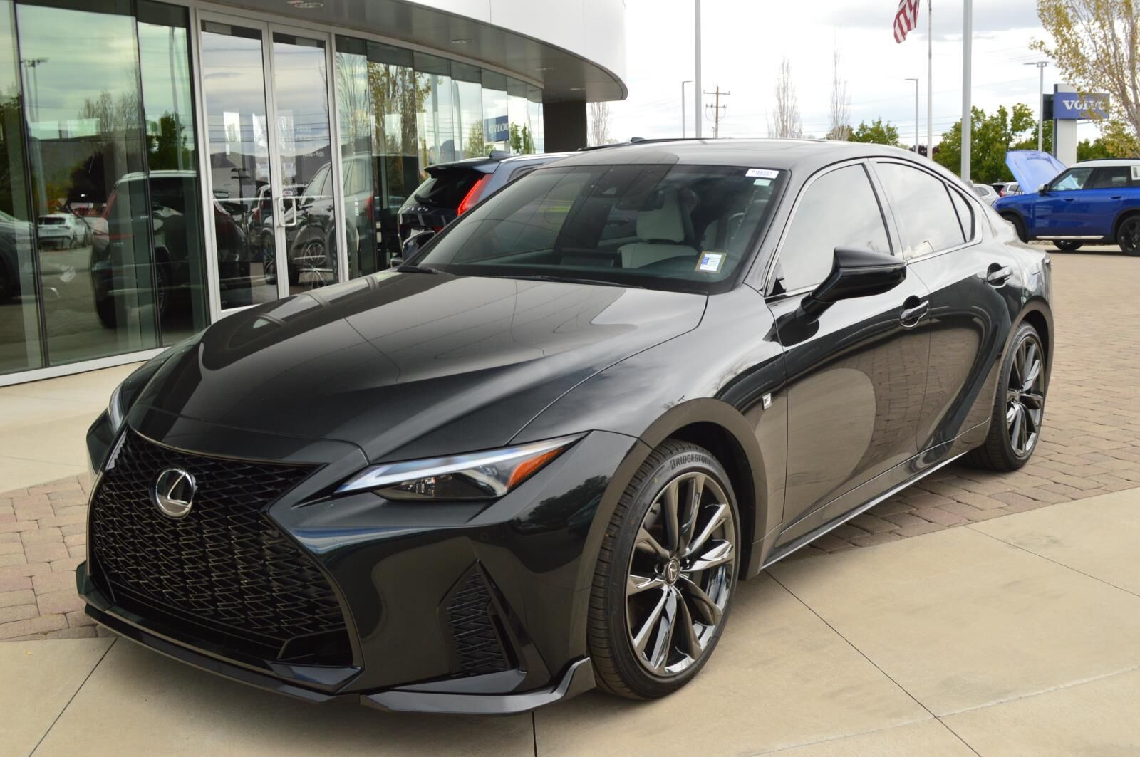 2025 LEXUS IS