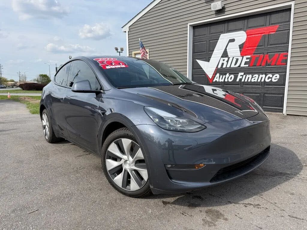 2023 TESLA Model Y