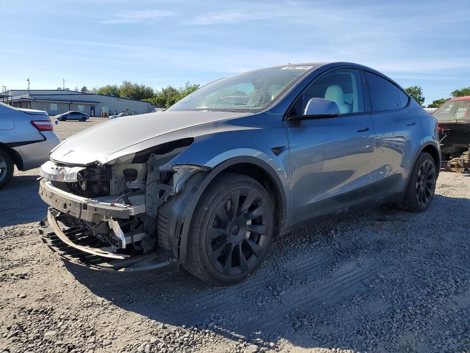 2024 TESLA Model Y