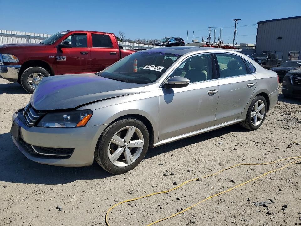 2012 VOLKSWAGEN Passat