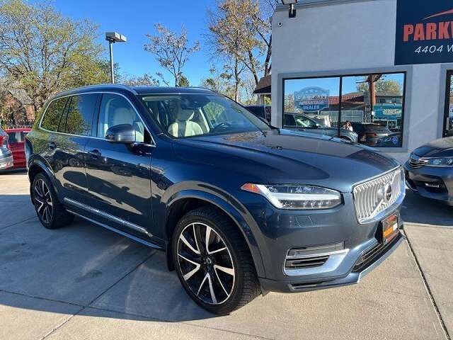 2022 VOLVO XC90