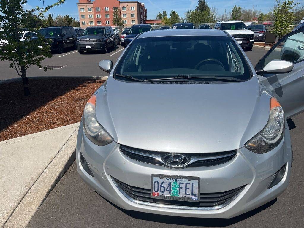 2011 HYUNDAI Elantra