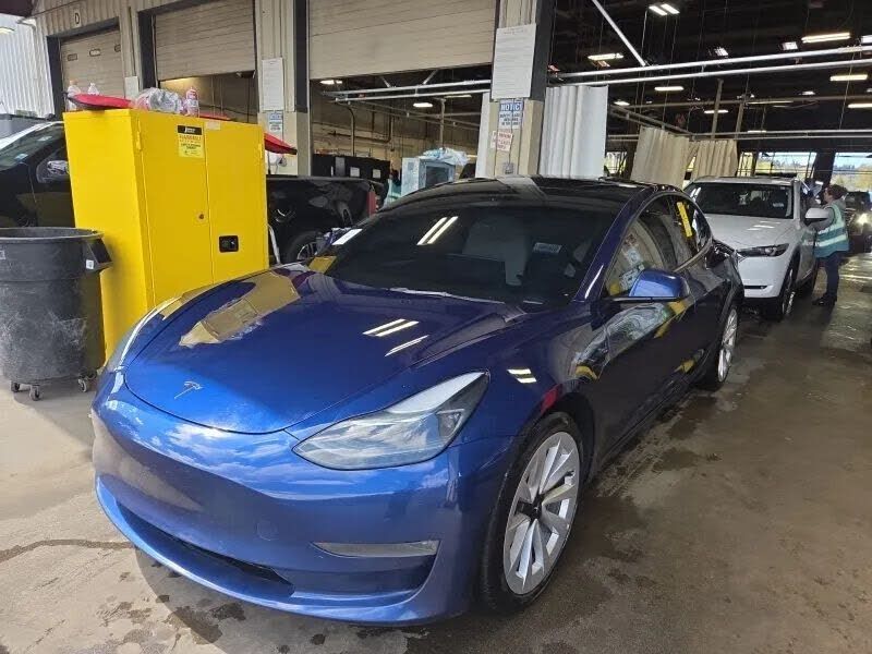 2022 TESLA Model 3
