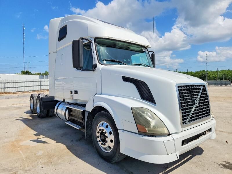 2012 VOLVO TRUCK VNL