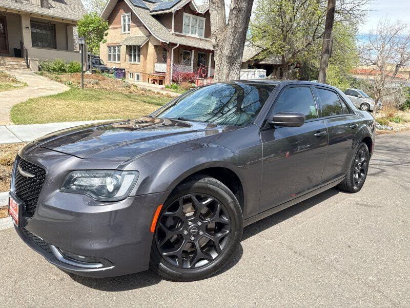 2019 CHRYSLER 300