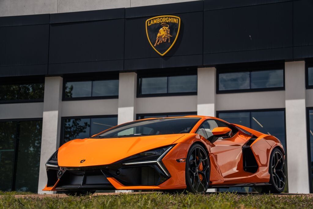 2025 LAMBORGHINI Revuelto