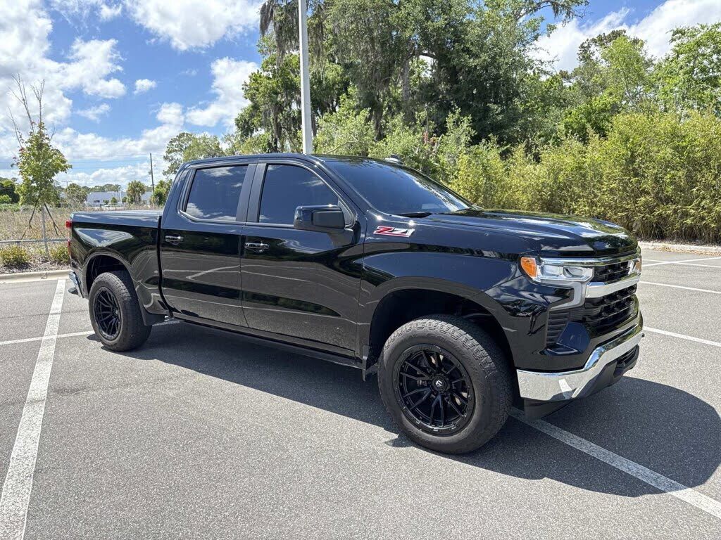 2025 CHEVROLET Silverado