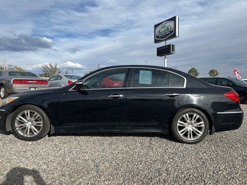 2013 HYUNDAI Genesis