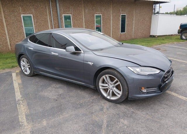 2014 TESLA Model S