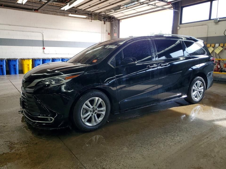2022 TOYOTA Sienna