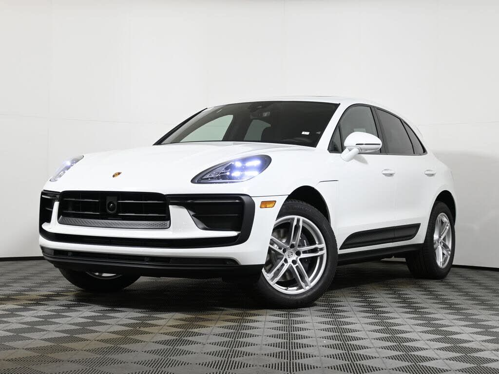 2026 PORSCHE Macan