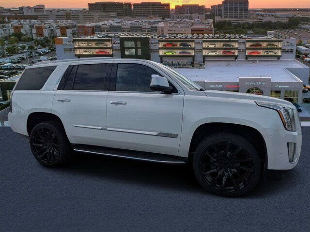 2017 CADILLAC Escalade