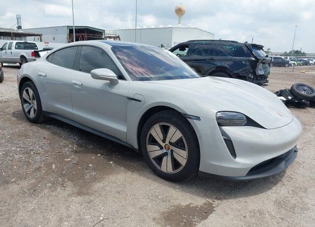 2022 PORSCHE Taycan