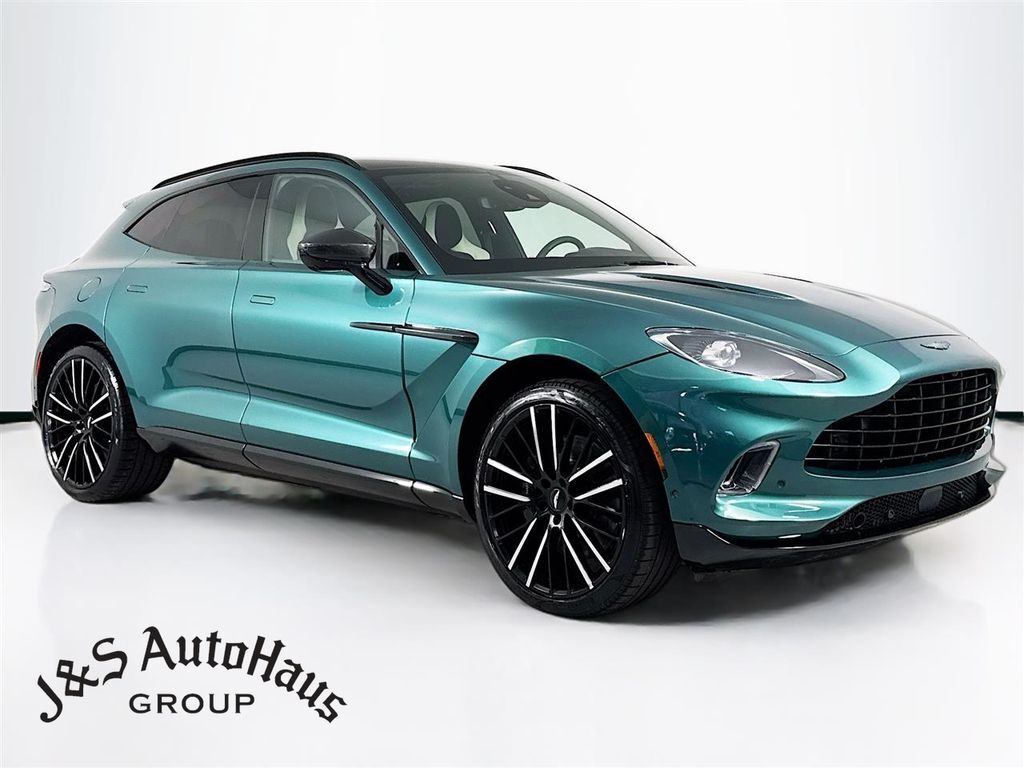 2022 ASTON MARTIN DBX