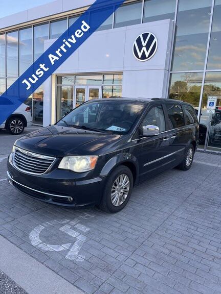 2014 CHRYSLER Town and Country