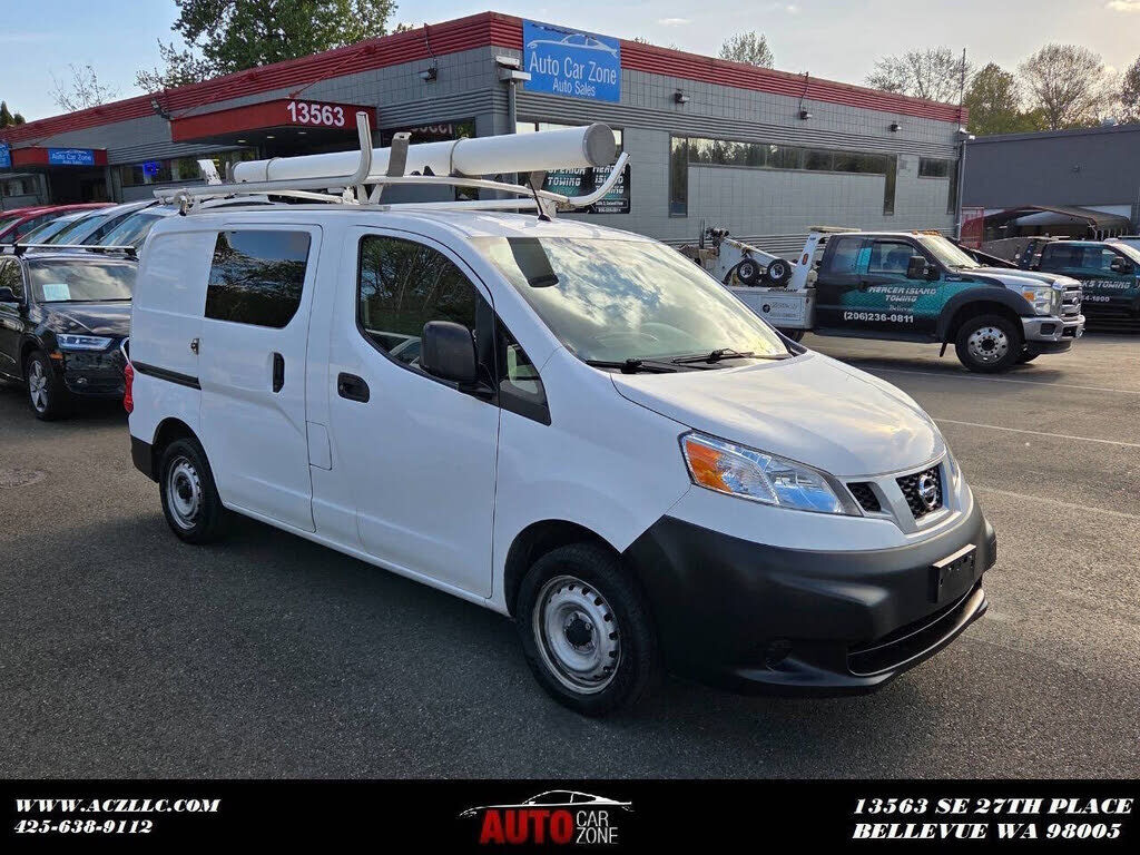 2017 NISSAN NV200