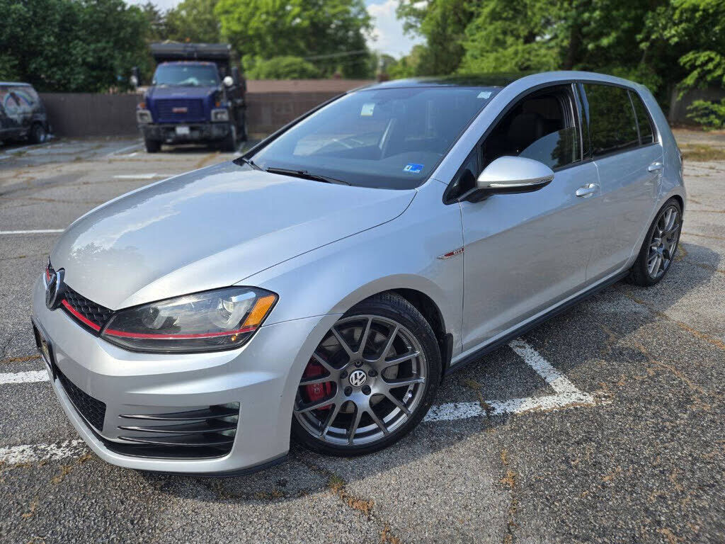 2016 VOLKSWAGEN Golf GTI