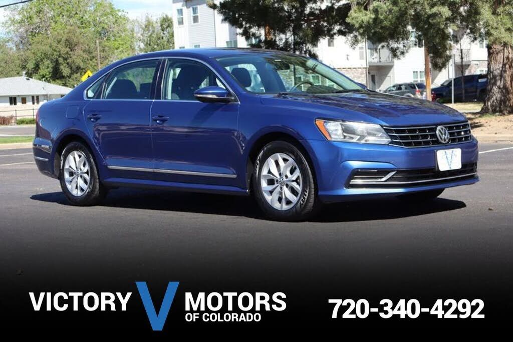 2017 VOLKSWAGEN Passat