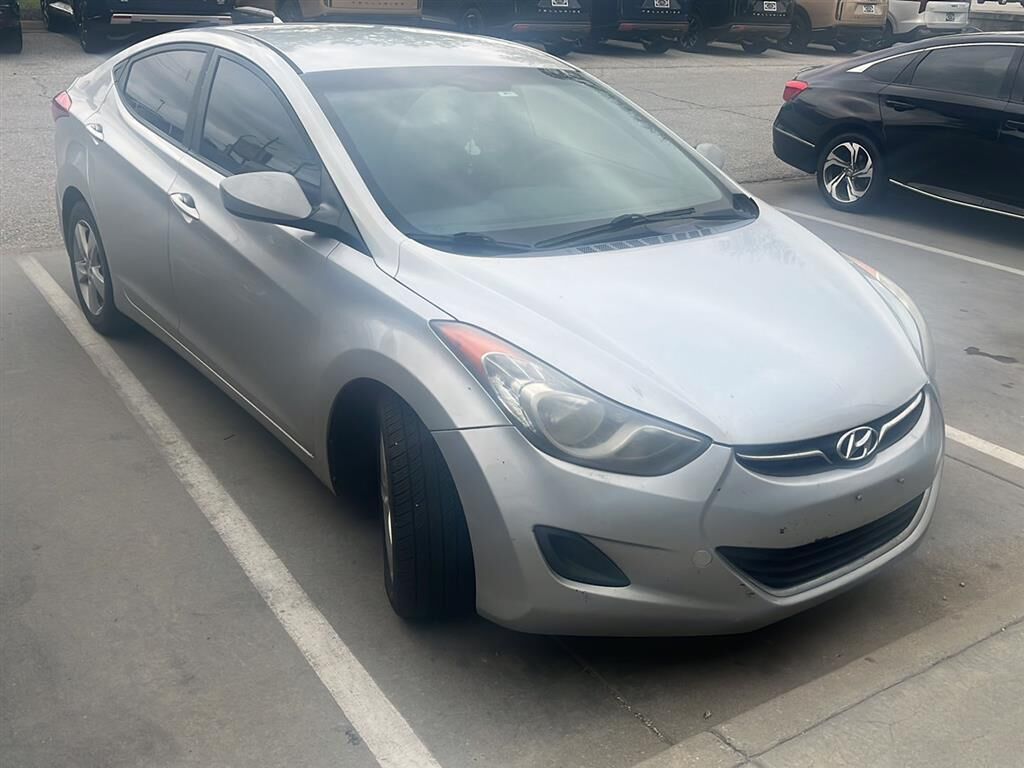 2013 HYUNDAI Elantra