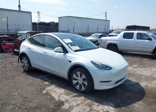 2022 TESLA Model Y