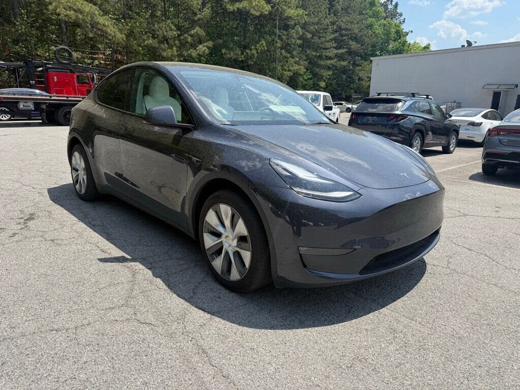 2024 TESLA Model Y