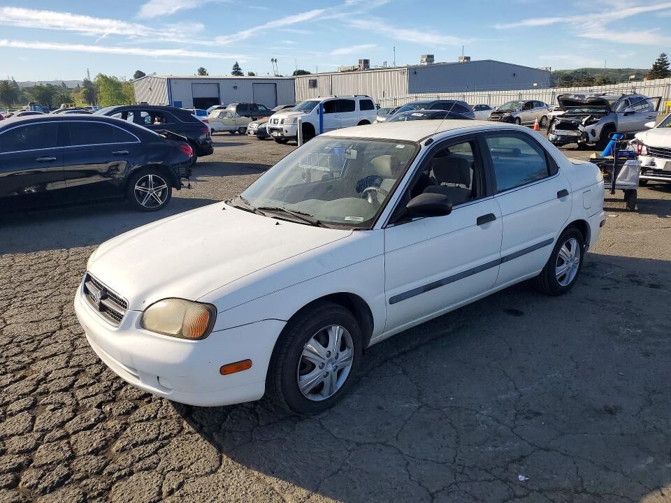 2000 SUZUKI Esteem