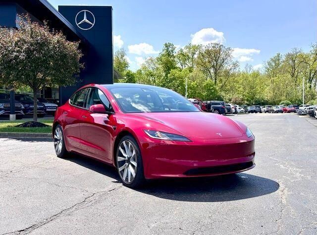 2025 TESLA Model 3