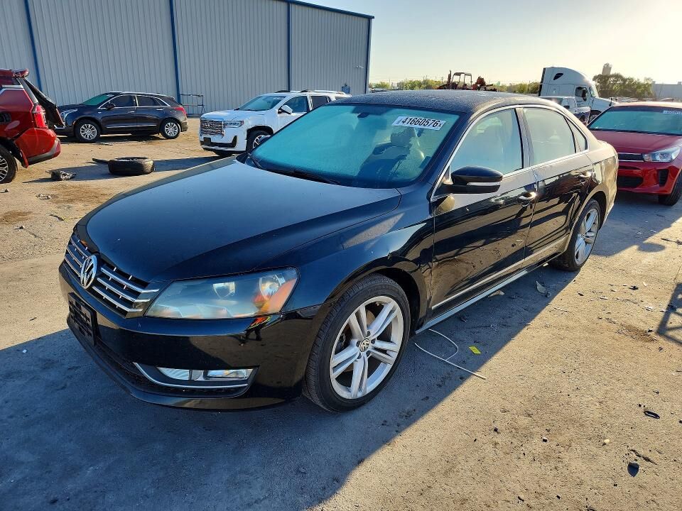 2013 VOLKSWAGEN Passat