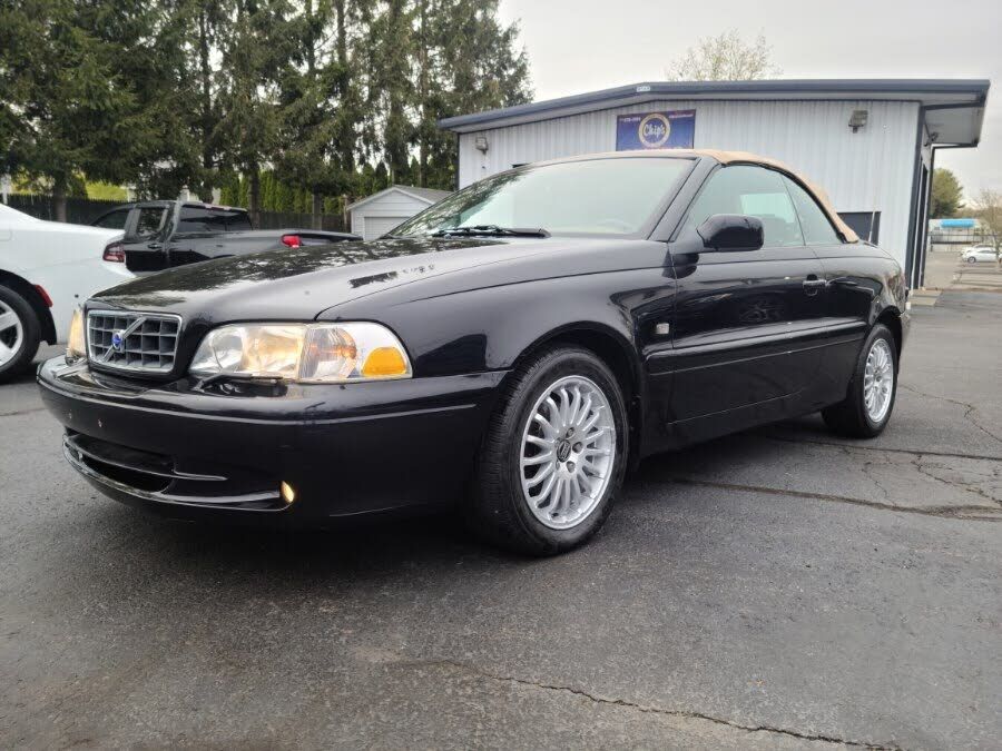 2004 VOLVO C70