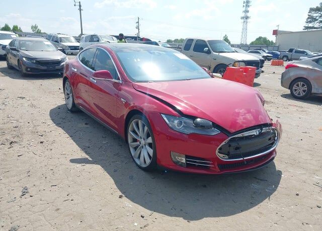 2015 TESLA Model S