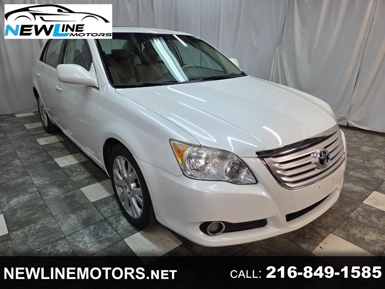 2010 TOYOTA Avalon