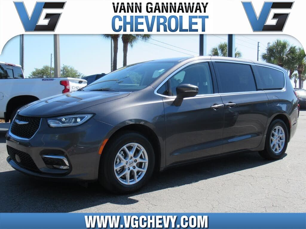 2023 CHRYSLER Pacifica