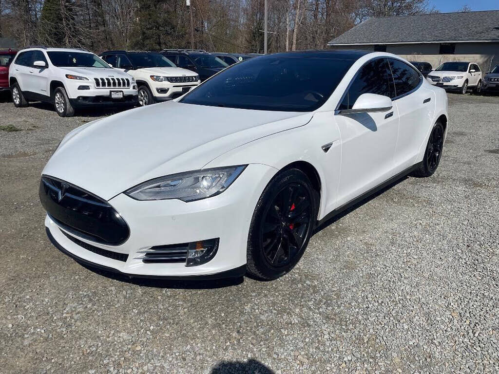 2015 TESLA Model S