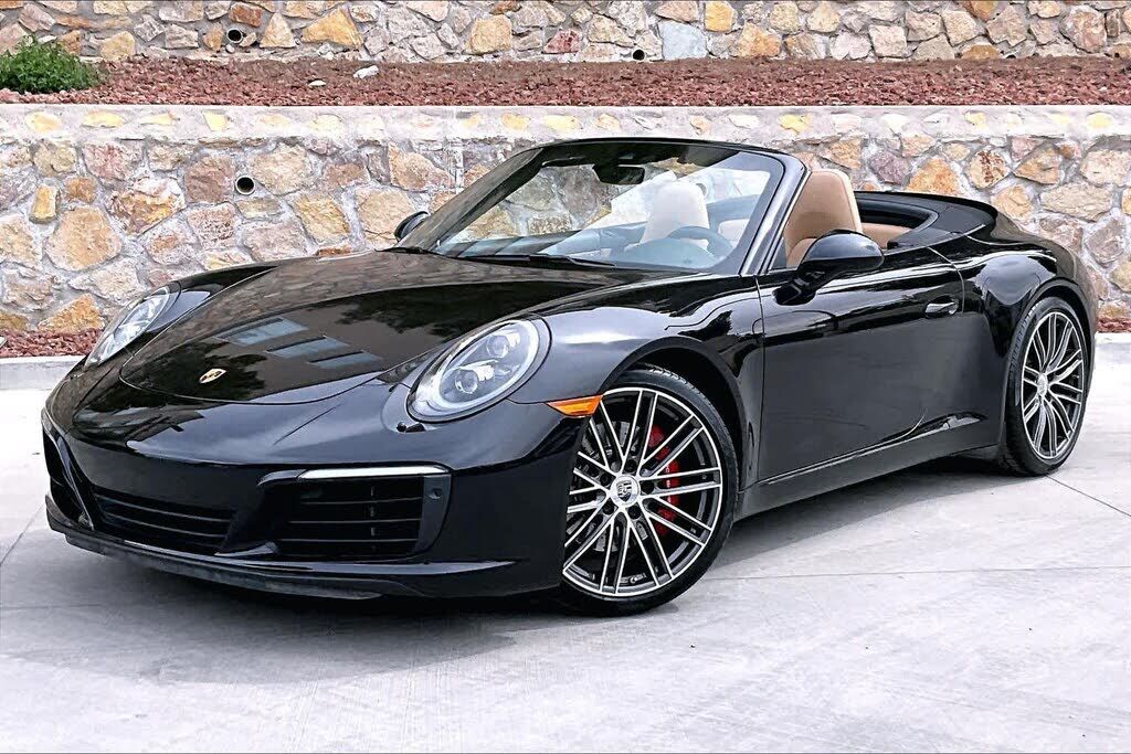 2017 PORSCHE 911