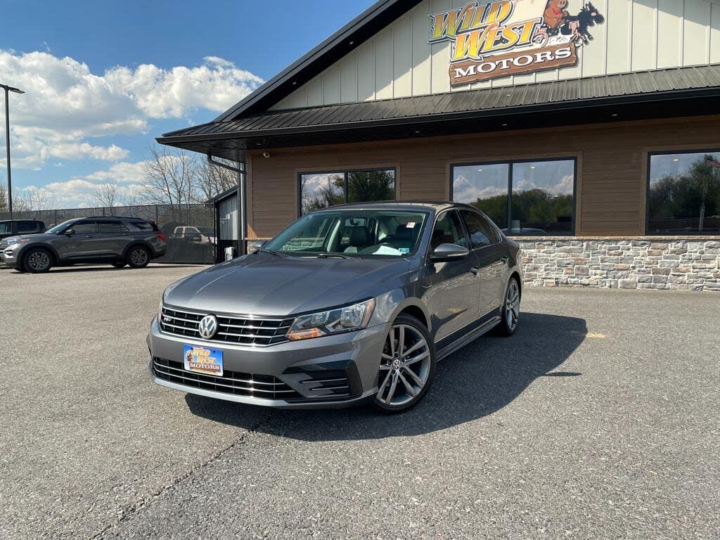 2017 VOLKSWAGEN Passat