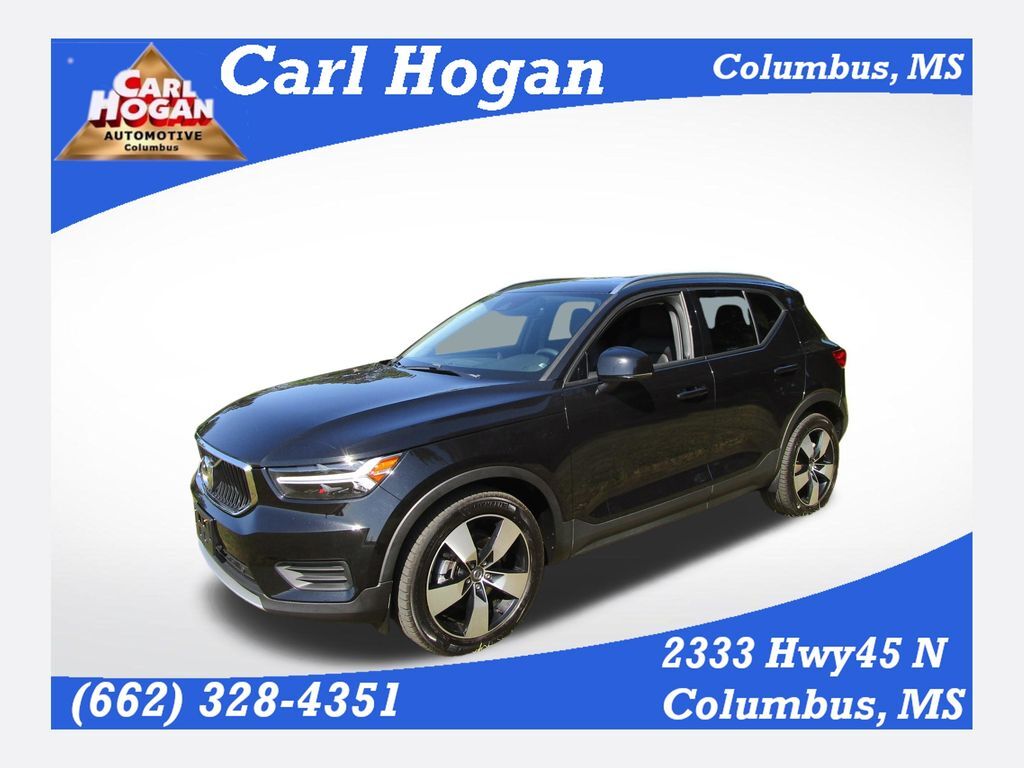 2022 VOLVO XC40
