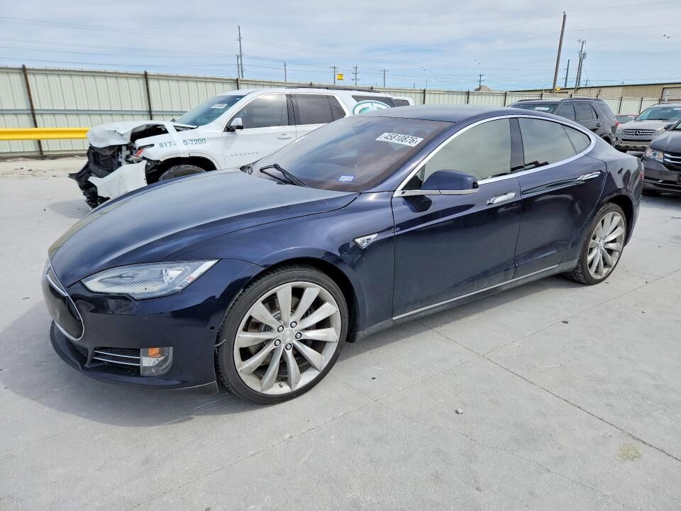 2015 TESLA Model S