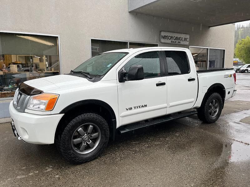 2014 NISSAN Titan