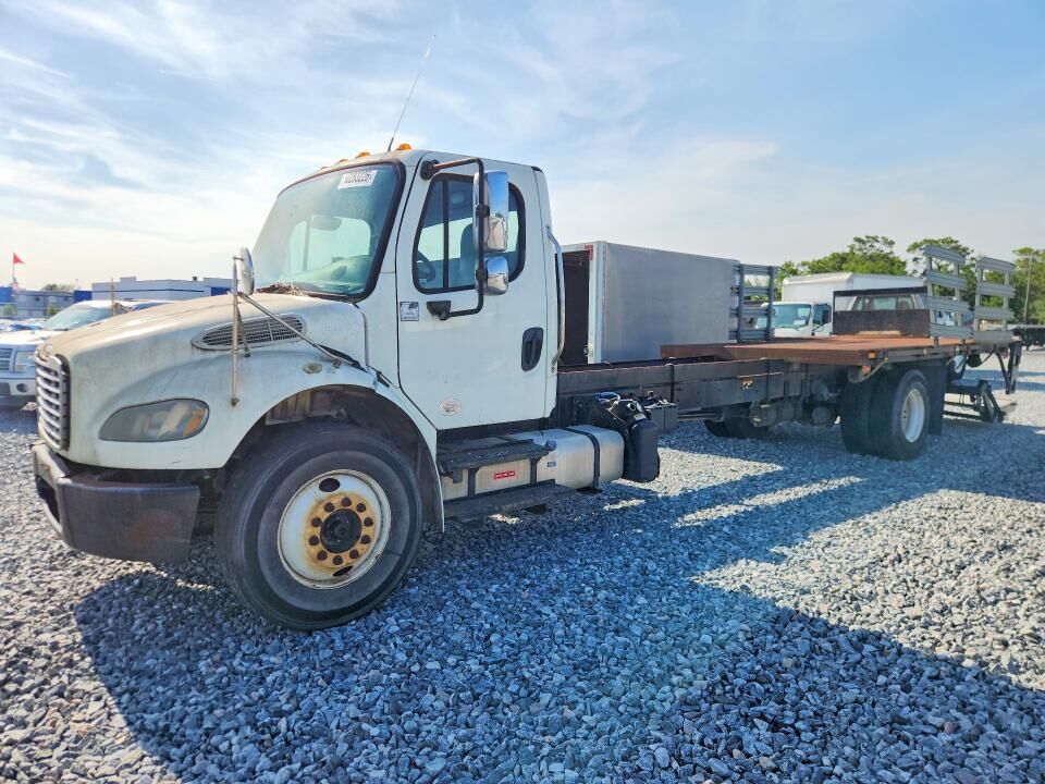 2015 FREIGHTLINER M2