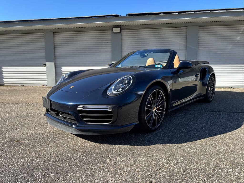2017 PORSCHE 911