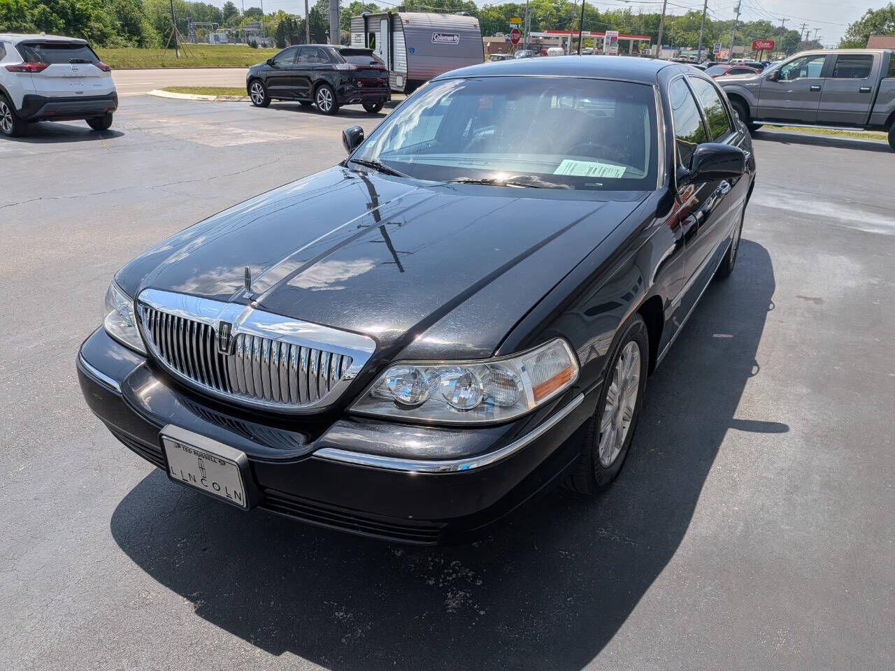 2011 LINCOLN Town Car