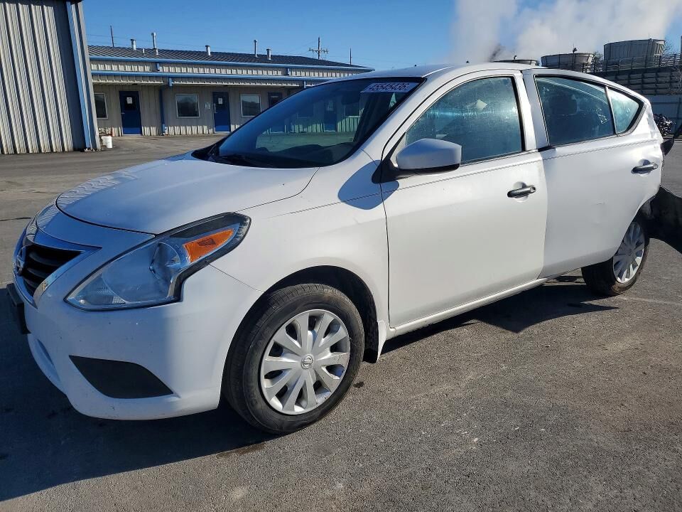 2017 NISSAN Versa