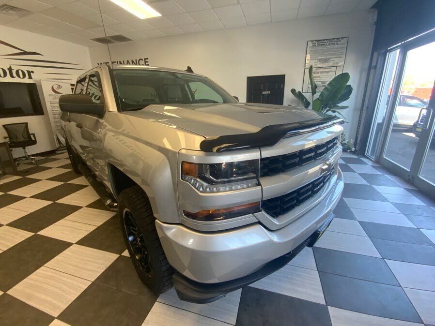 2018 CHEVROLET Silverado