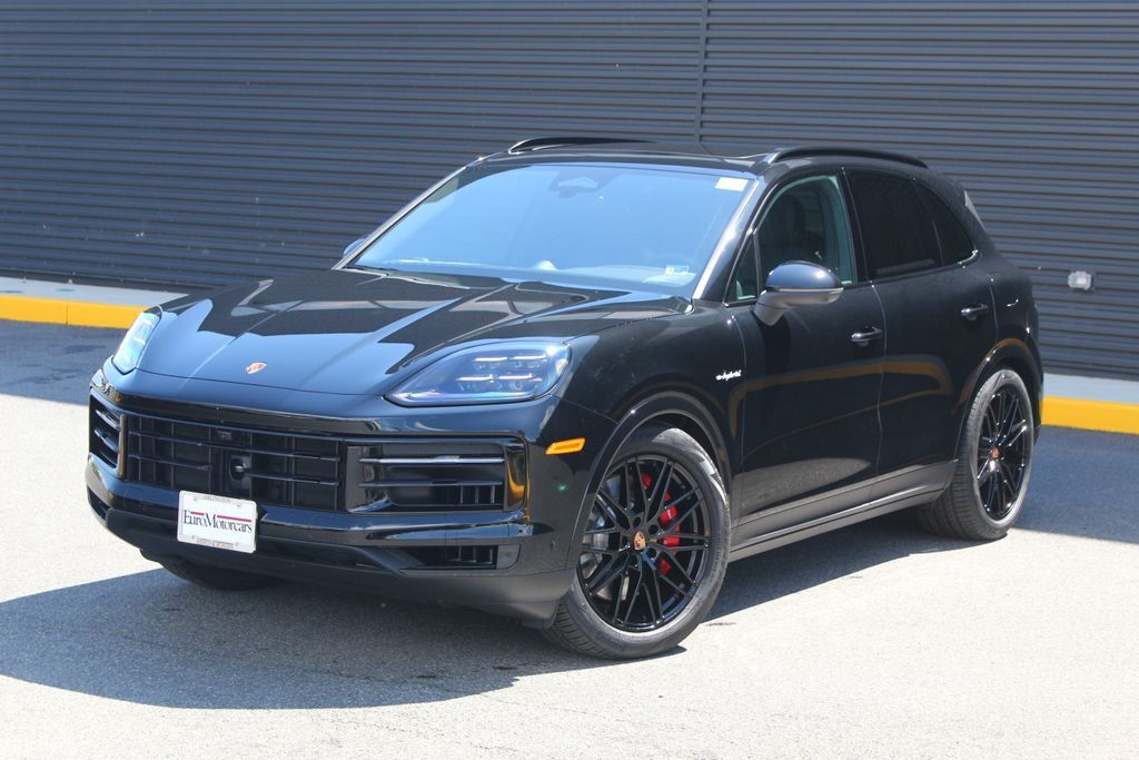 2026 PORSCHE Cayenne