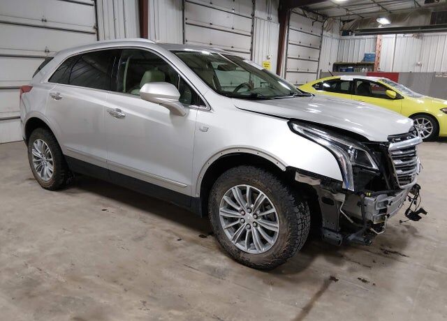 2017 CADILLAC XT5