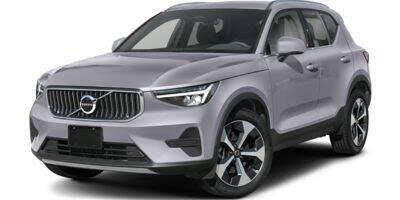 2025 VOLVO XC40